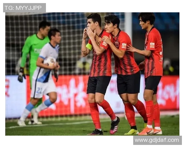 成都篮球队与南京篮球队赛后复盘分析球员个人能力表现与战术执行