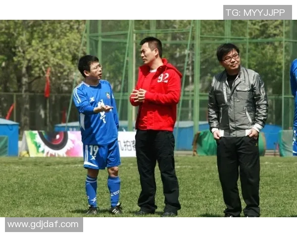 李敏专访：追忆足球生涯的辉煌与挑战